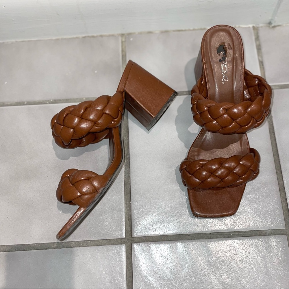 Braided Brown Heels sz 8